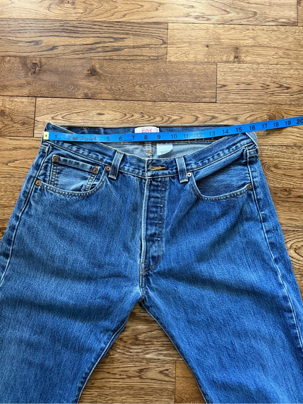 Vintage/Y2K Levi’s 501 Button Fly Straight-Leg Naturally Distressed Jeans - Picture 9 of 16
